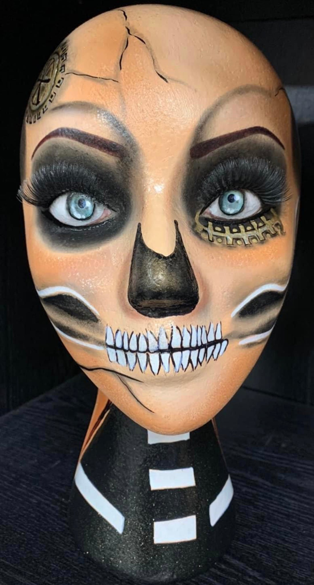 Sugar skull mannequin