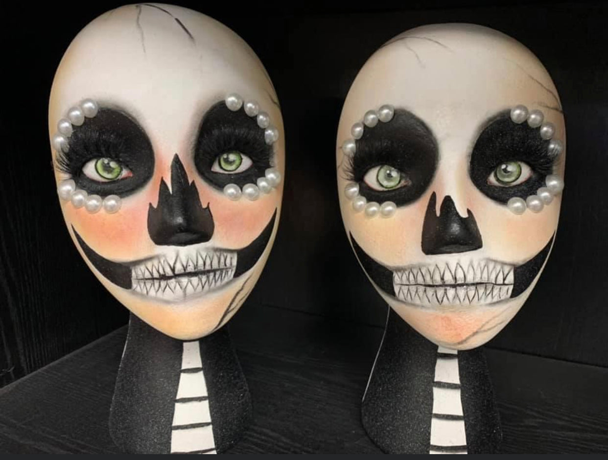 Mannequin sugar skull female