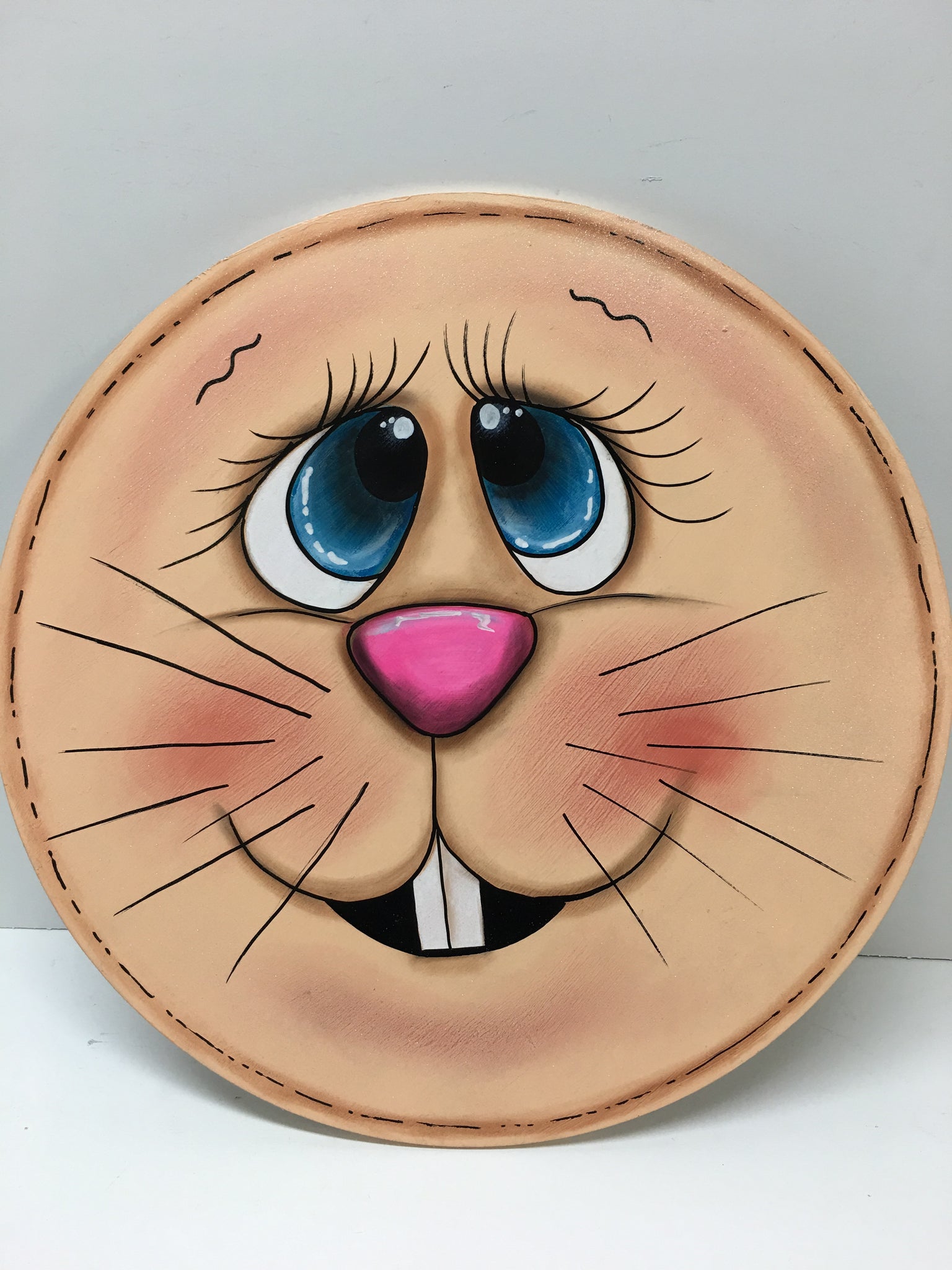 #304 Bunny face round shape smiling